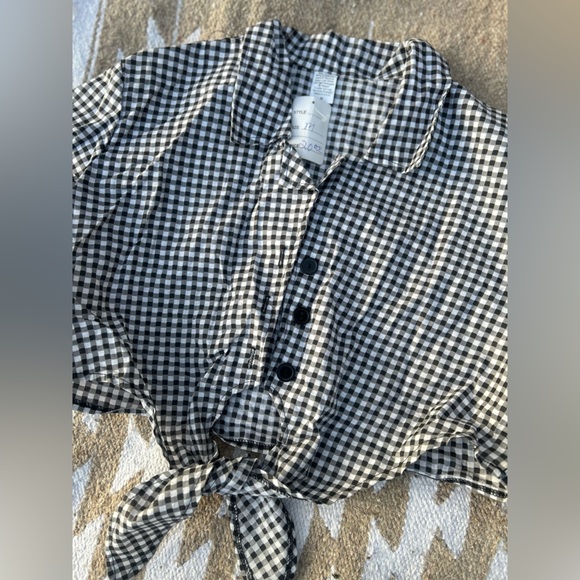 Pin up plaid top - Picture 2 of 3